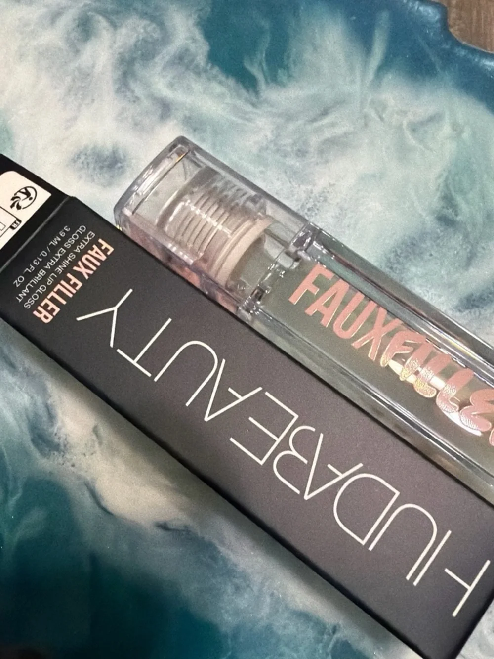 HUDA BEAUTY Faux Filler Clear Lip Gloss